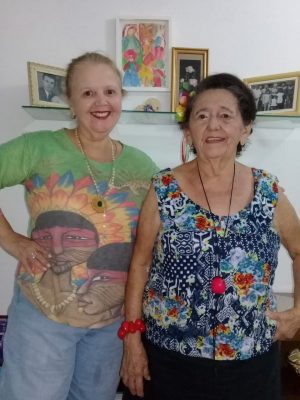 com a mãe